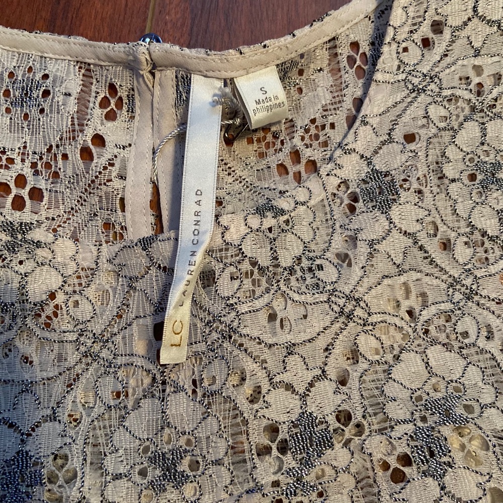 Top - Picture 3 of 5